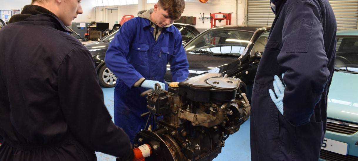 Dundee and Angus College Automotive training